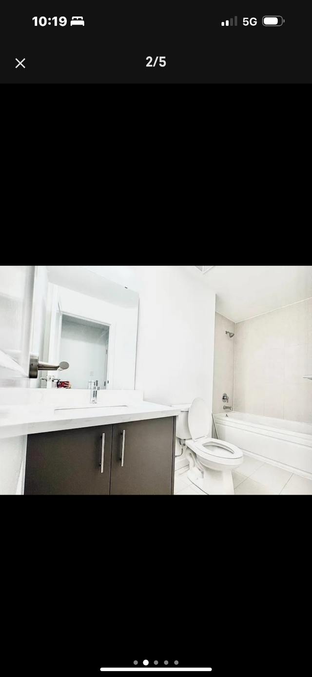 A private newly decorated room for rent in Long Term Rentals in City of Toronto - Image 5