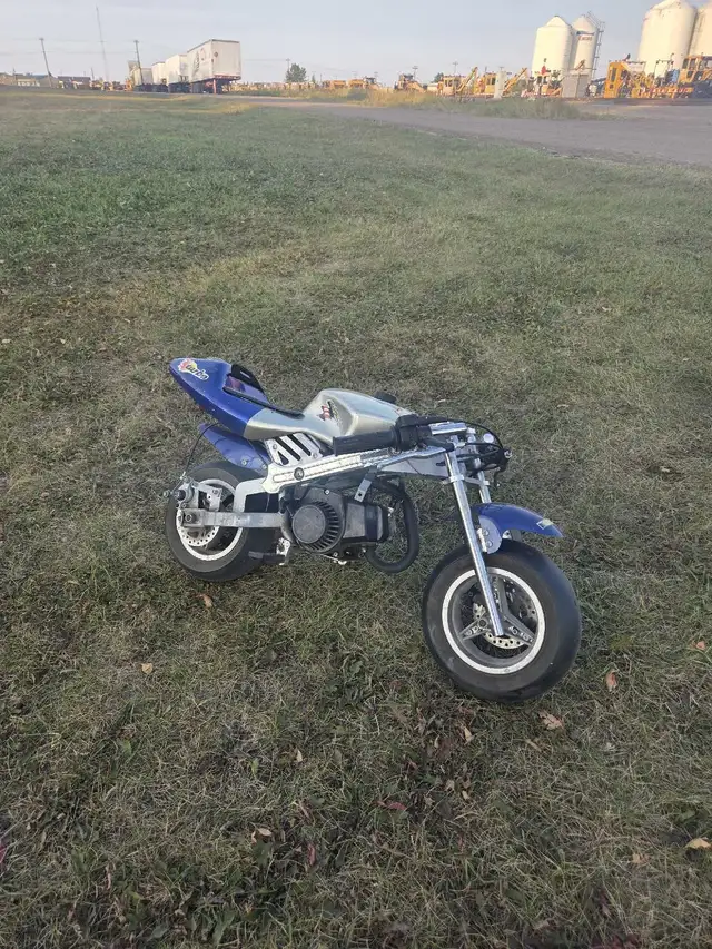 Pocketbike 49cc in Scooters & Pocket Bikes in Edmonton - Image 2