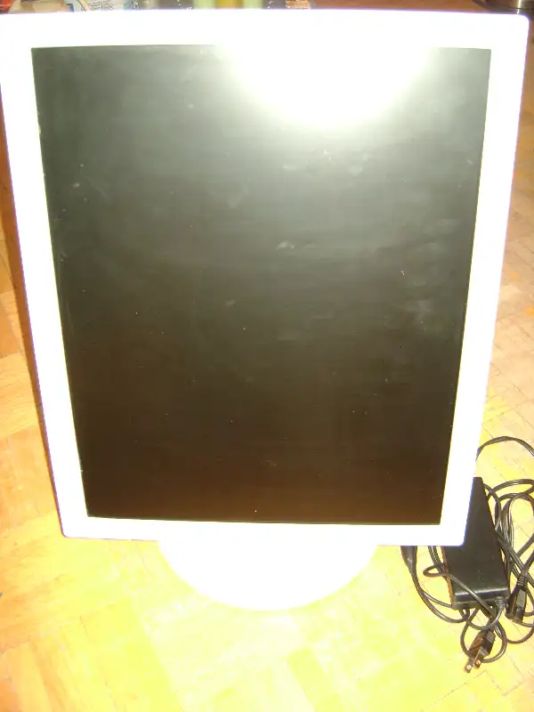 Monitor SAMSUNG 19"426574343150643201