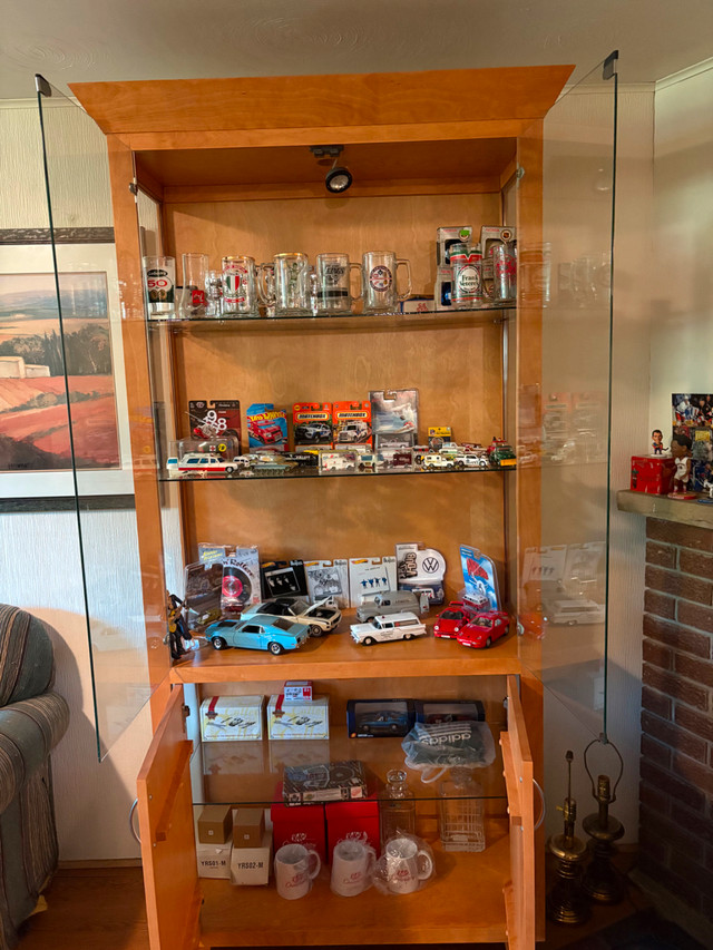 Wooden Display Cabinet in Hutches & Display Cabinets in City of Toronto