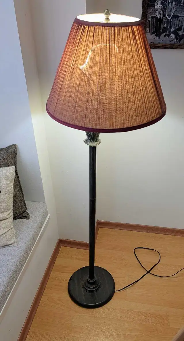 Floor Lamp with Pleated Shade in Indoor Lighting & Fans in City of Toronto - Image 9