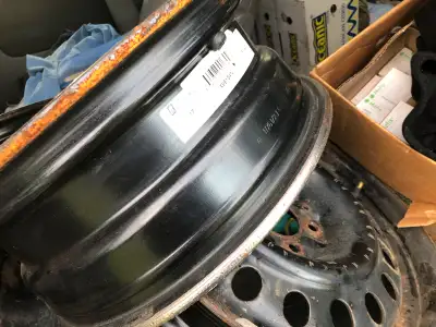 4 GM rims in good condition 17 inch 5 stud 114.5