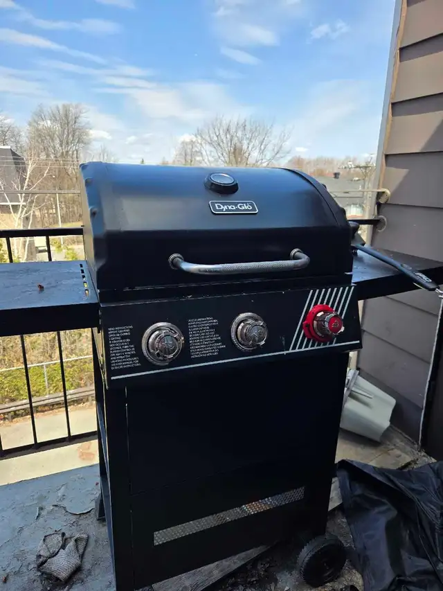 BBQ charcoal in BBQs & Outdoor Cooking in Laval / North Shore - Image 2