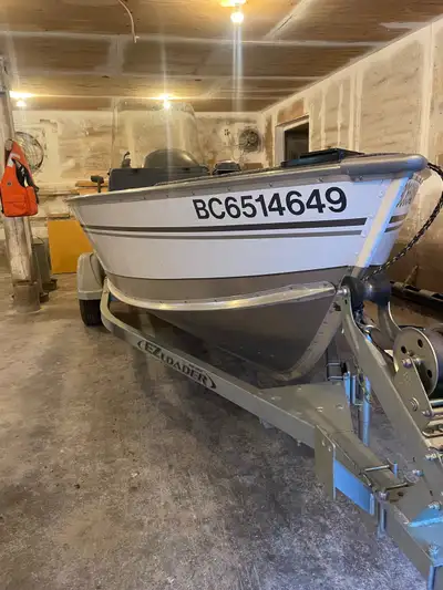 Lund 16 SS Fury Comes with 55 lb Motoguide electric kicker with remote controller 40 hrs total use A...
