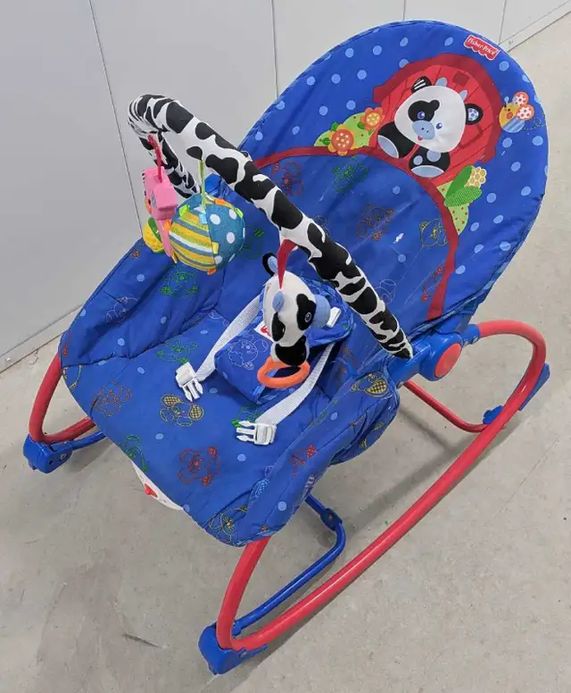 Baby chair/baby rocker/baby rocking chair in Chairs & Recliners in City of Toronto - Image 6