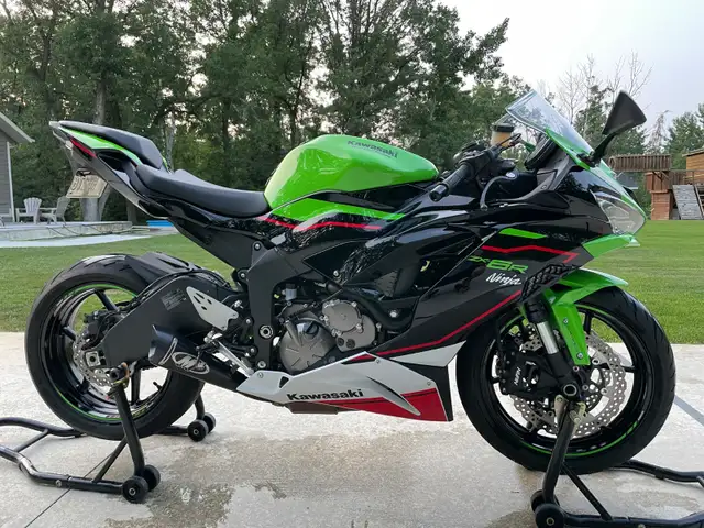 2022 Kawasaki ZX-6R, never dropped, never raced, no scratches. in Sport Bikes in Winnipeg - Image 5