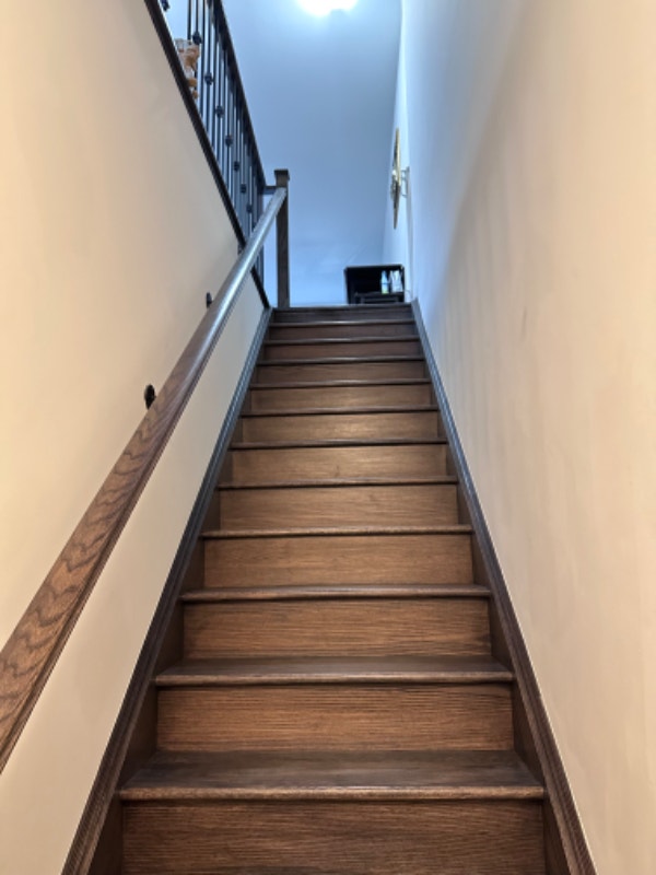 Rent Townhouse 3 Bed + Den, 3 Bath, 1 Parking Long Term Rentals