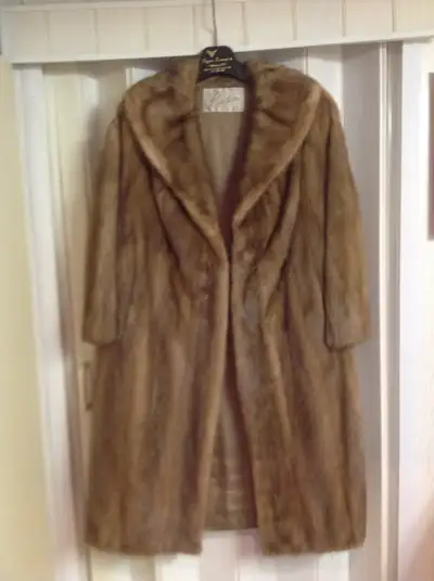 Manteau de vison, View more