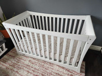 White convertible Graco crib 