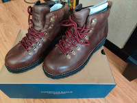 Brand new AE boot size 8