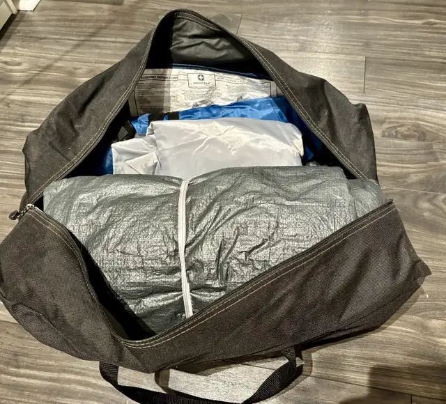 Camping Tent Large in Fishing, Camping & Outdoors in Mississauga / Peel Region - Image 5