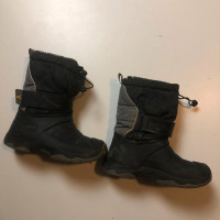 Keen Waterproof Kids Winter Boots Size 4