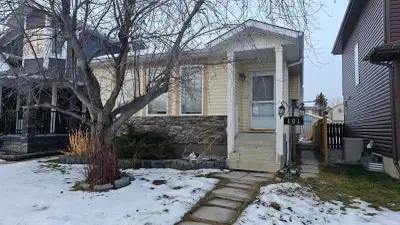 Beautiful main floor bungalow, over 1300sft. 3 bedroom, 2 full baths, big kitchen, dinning area, big...