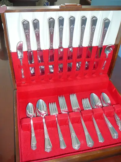 COUTELLERIE ROGER BROS PLAQUÉE ARGENT, 8 COUVERTS, View more