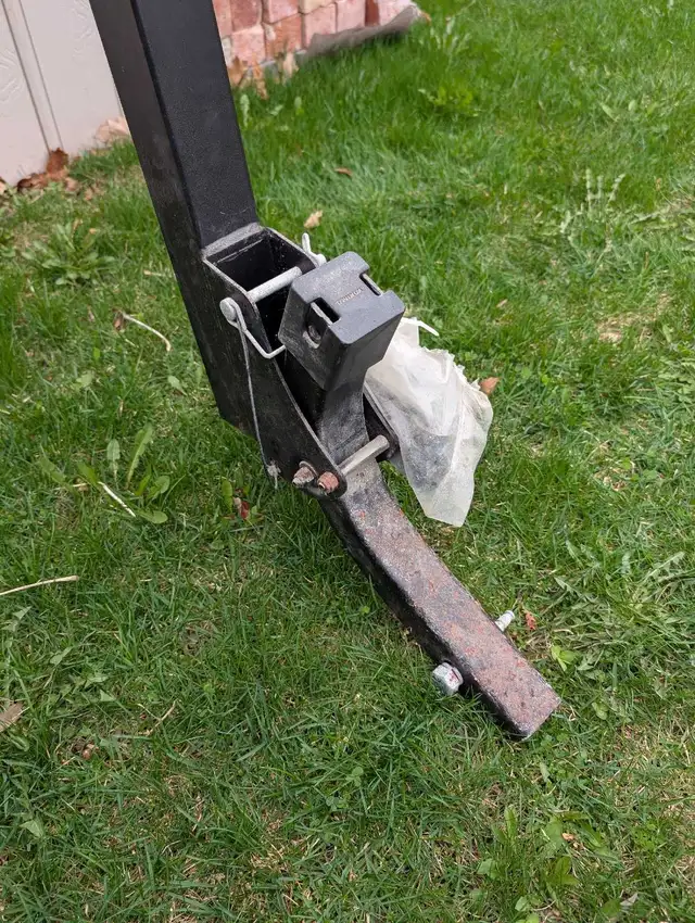 Yakima 4 bike rack in Other in Markham / York Region - Image 4