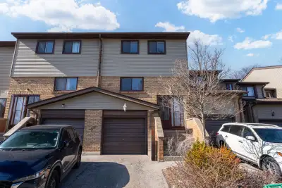 3 Bedroom Townhouse for Lease – Brampton 47 Carleton Pl $2800 per month Available now 1224 sq ft (ab...