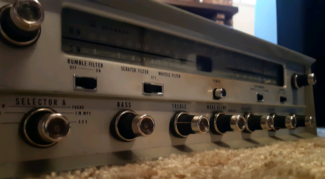 Pioneer SMQ 300 Vintage tuner in Stereo Systems & Home Theatre in Richmond