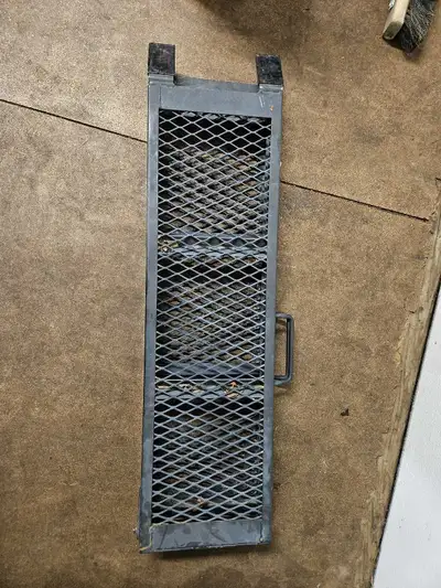 Approximately 80 inches total length. Made by Erikson. 800 lb weight capacity.