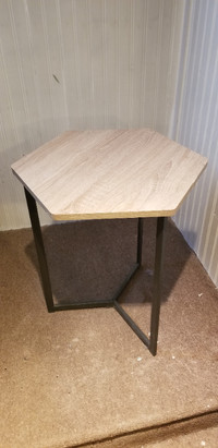 2 Small Coffee/Side Tables