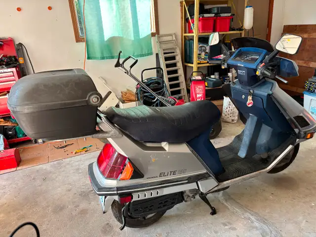 1985 Honda Elite CH150 in Scooters & Pocket Bikes in Norfolk County - Image 4