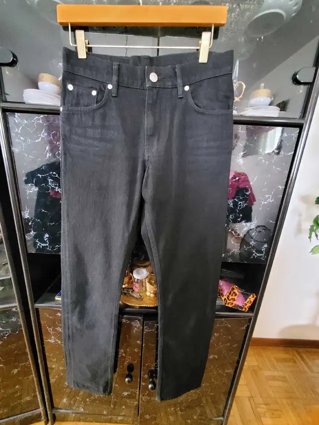 Burberry men's black straight leg jeans. size 28/L32. new/no tag in Men's in City of Toronto - Image 2