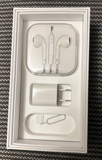 iPhone 6S Bundle: Box, EarPods & Adapter 