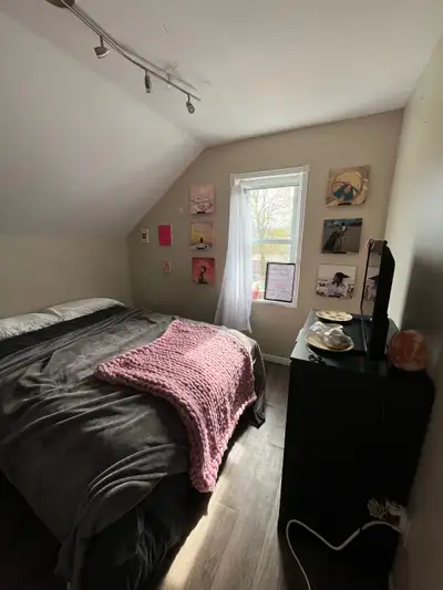 private room for rent in a house with 3 other girls. -$750 a month -utilities included -close to bus...