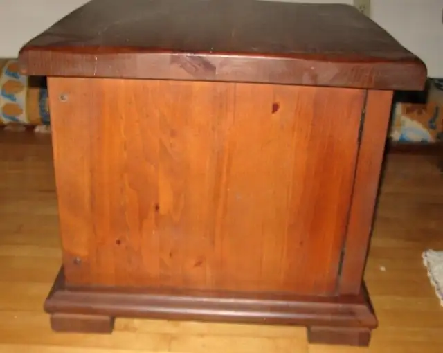 PETIT MEUBLE D APPOINT BOIS MASSIF AVEC ESPACE de RANGEMENT in Coffee Tables in West Island - Image 5