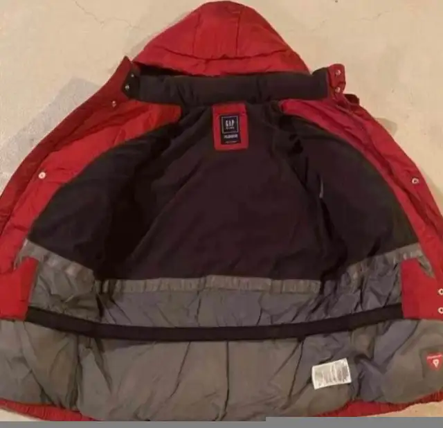 Kids Gap winter jacket in Kids & Youth in Markham / York Region - Image 4