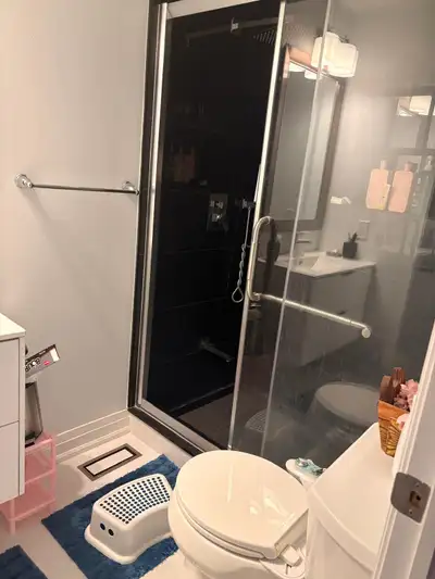 One Bedroom for Rent in North Oakville – Available Now A fully furnished bedroom is available for re...