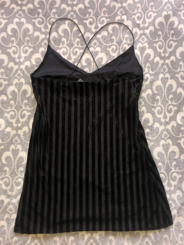 Forever 21 Black & Gold Striped Dress  in Women's - Dresses & Skirts in Oshawa / Durham Region - Image 4