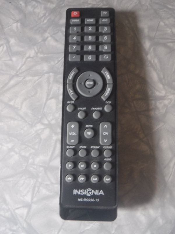 24 Inch Insignia TV 1080P in TVs in Hamilton - Image 2