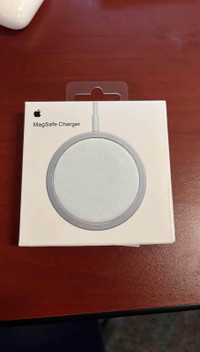 Apple MagSafe charger 