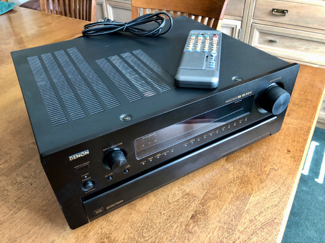 Denon AVP-8000 Pre-Amplifier/Tuner in Stereo Systems & Home Theatre in Oshawa / Durham Region