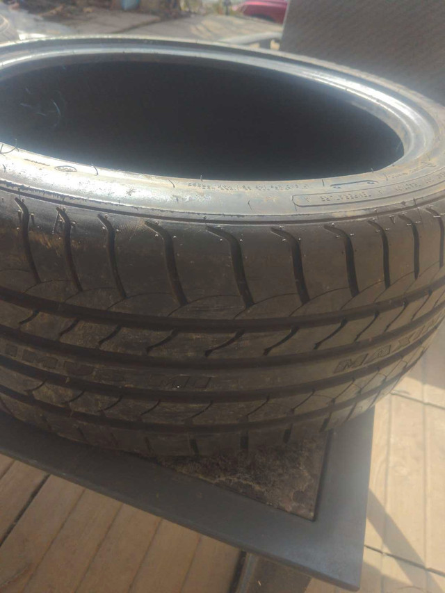 Summer TIRES été  235/40ZR18 dans Pneus et jantes  à Laurentides