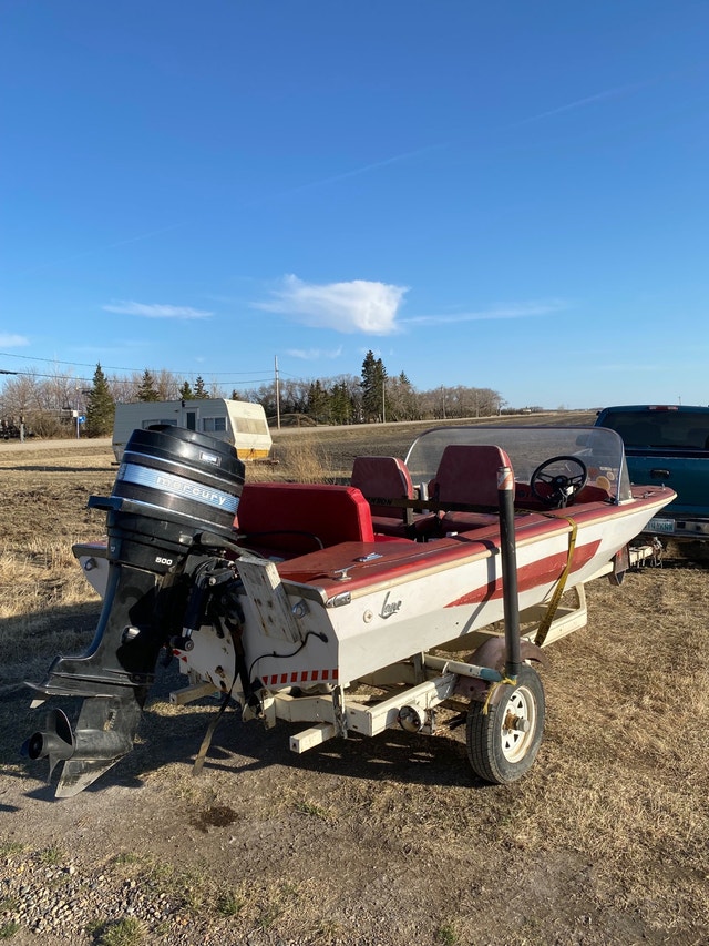 15’ Fiberglass Boat with 50 Hp Mercury Powerboats & Motorboats