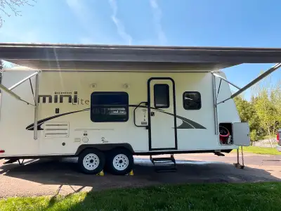 2014 Forest River Rockwood Minilite 2306 This unique floor plan trailer is in great condition and ea...
