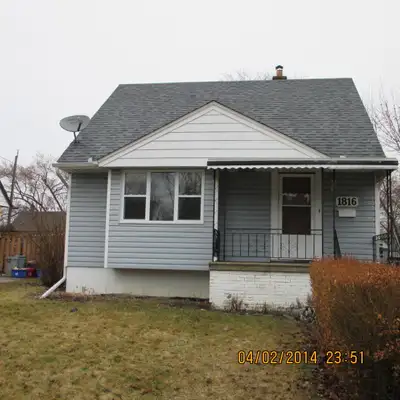 3 Bed 1 Bath House For Rent