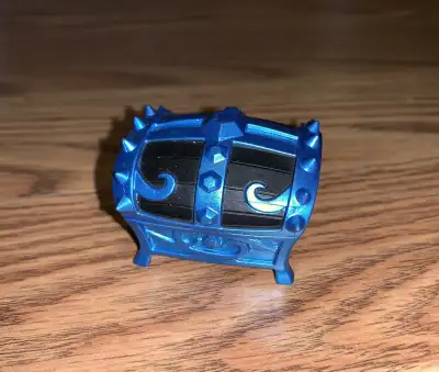 Skylanders Imaginators RARE Blue Mystery Chest!!