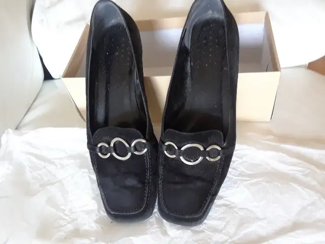 BLACK VELVET SHOES SIZE 8 1/2 BY BROWN'S63347540025987121