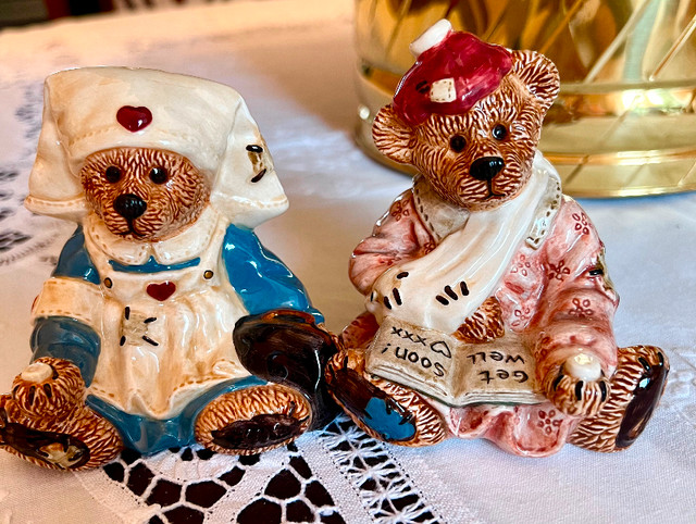 SALT and PEPPER SHAKERS. Boyd’s BEARS. Mint. Vintage. High end. in Kitchen & Dining Wares in Sudbury - Image 3