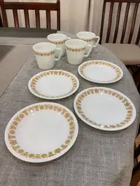 4 Pyrex Gold Butterfly Mugs & Small Plates  