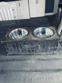 Solid wood raised pet food bowls set