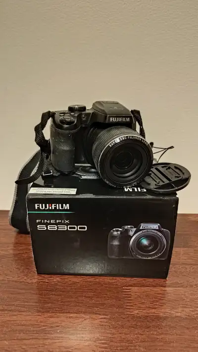 Fujifilm FinePix S8300, View more