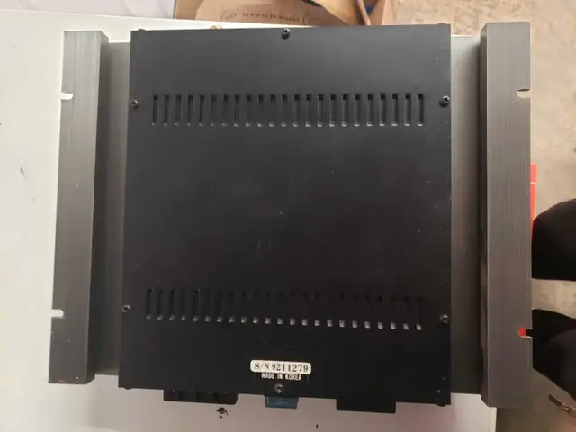 LEGACY LA300 2/1-CHANNEL POWER AMPLIFIER62863271897603124