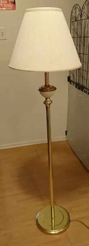 Brass Finish 56" Floor Lamp with Beige Shade in Indoor Lighting & Fans in Oshawa / Durham Region - Image 4