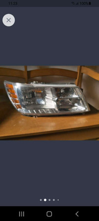Dodge Journey Passenger / Drivers side Headlight 