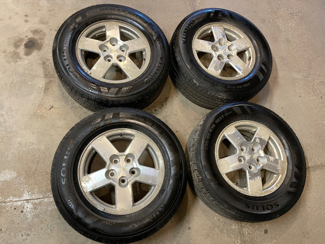 235/65R16 New Kumho Allseason tires on cheEquinox 5X114.3  $600 in Tires & Rims in Saskatoon