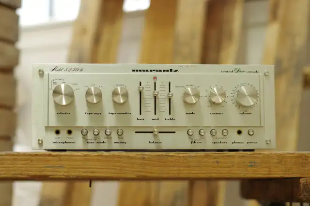 Marantz 3250B Preamplifier in Stereo Systems & Home Theatre in City of Toronto - Image 2