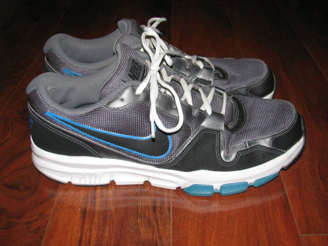 Nike Air Flex Trainer Athletic Shoes in Other in Oakville / Halton Region - Image 3